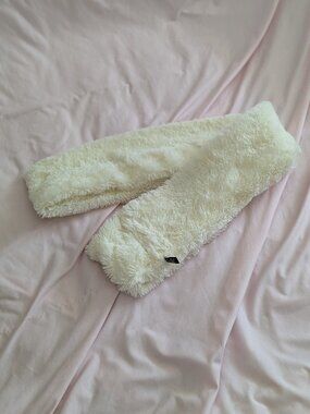Lavello Off-White Posh Plush Infinity Scarf